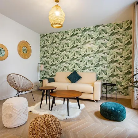 Cozy In Apartment *